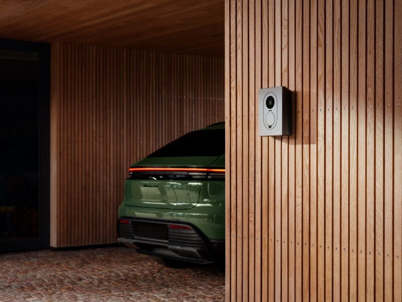 Zaptec laadstation in een moderne woonomgeving